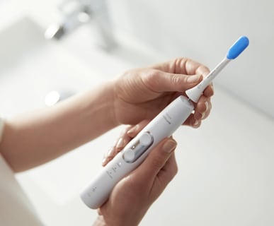 Reducing the organoleptic score and oral malodor bacteria with Philips Sonicare TongueCare+