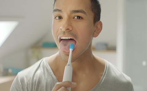 Clean teeth and fresh breath with Philips Sonicare